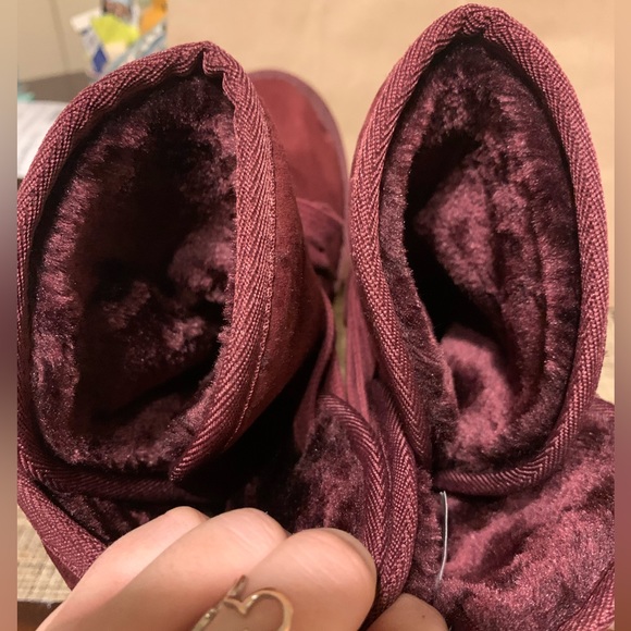 Maroon short boots - NEW NWT size 9 furry inside! - Picture 3 of 9